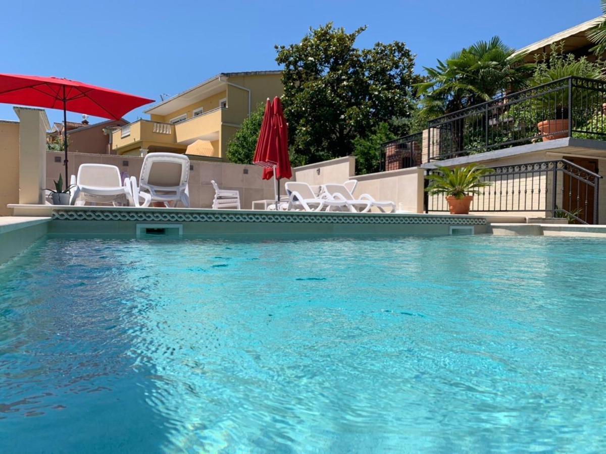 Grand Pool Apartment Ika-奥帕提亚 外观 照片